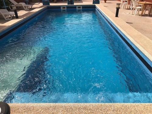 thiouraye-piscine-01