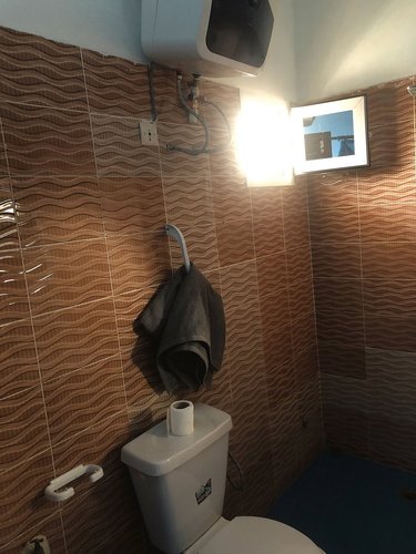 thiouraye-salle-de-bain-01